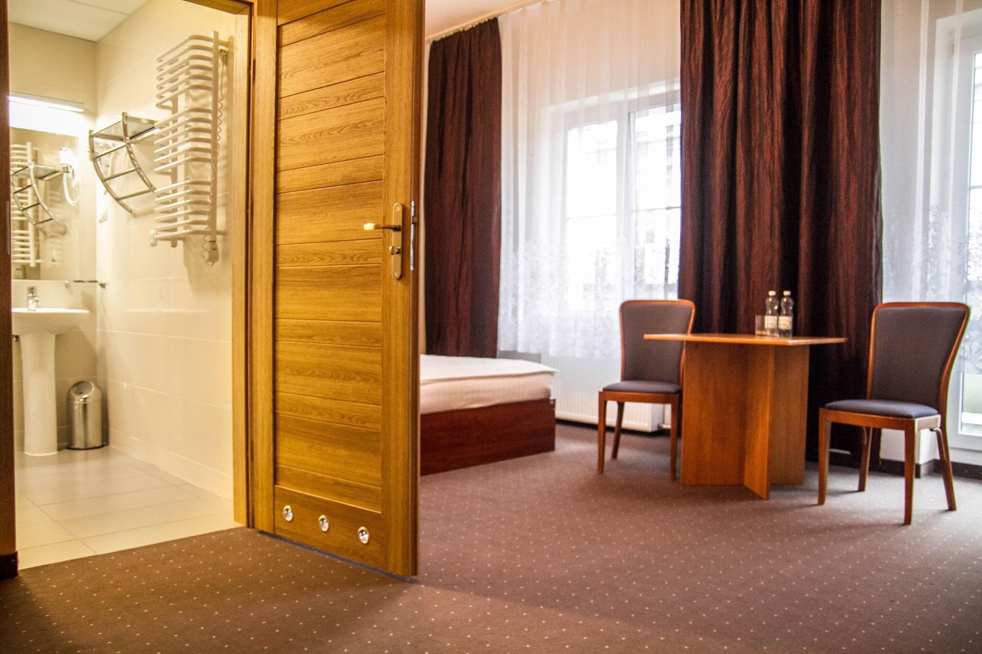Hotel Mazowiecki Wow Varsavia Esterno foto