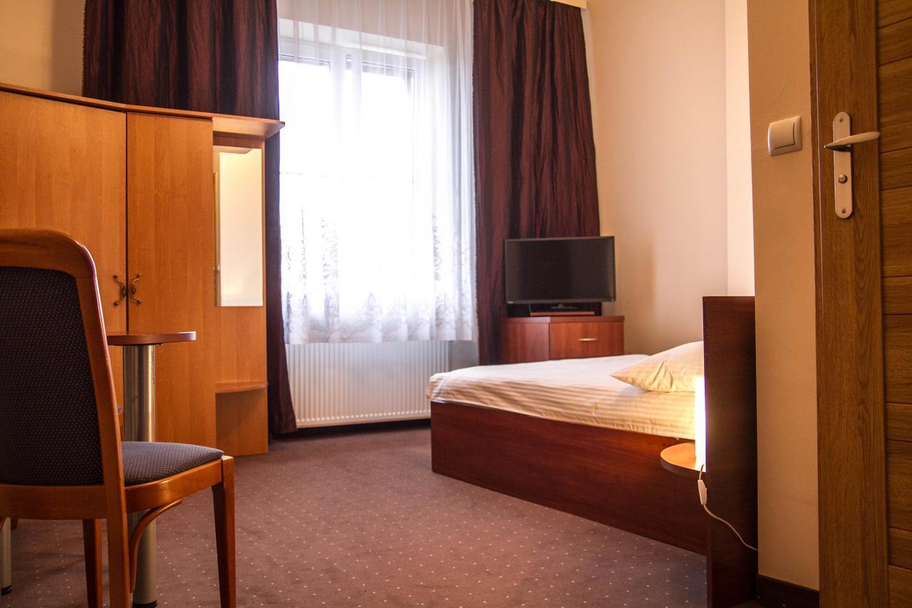 Hotel Mazowiecki Wow Varsavia Esterno foto